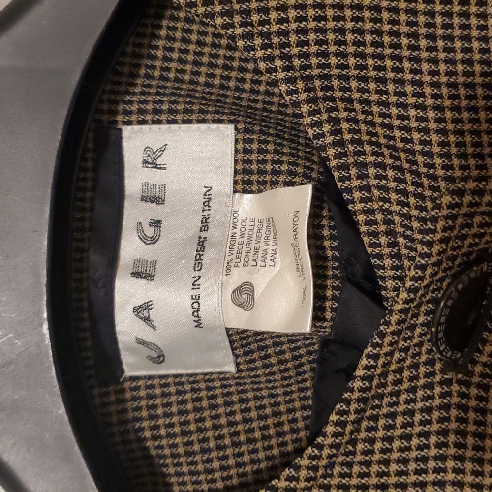Brown Houndstooth Blazer with Black Accents. Vintage - Picture 2 of 4